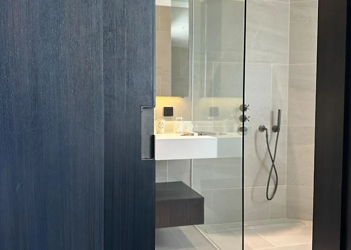 Stylish 3br Designer Townhouse With Bathtub Near Bts On Nut Bangkok
