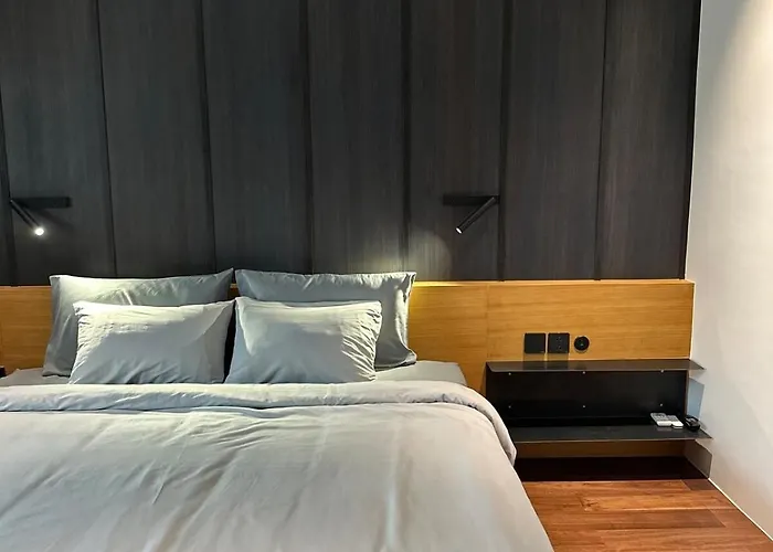 Villa Stylish 3br Designer Townhouse With Bathtub Near Bts On Nut *