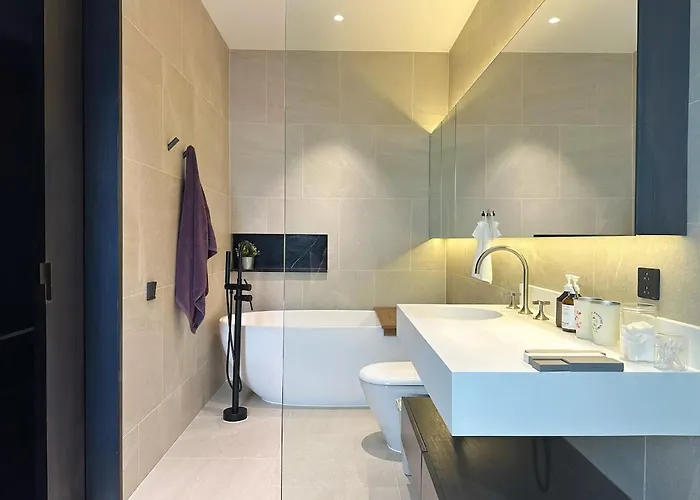 Villa Stylish 3br Designer Townhouse With Bathtub Near Bts On Nut Bangkok