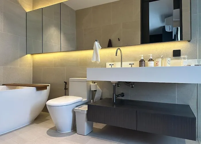 Villa Stylish 3br Designer Townhouse With Bathtub Near Bts On Nut