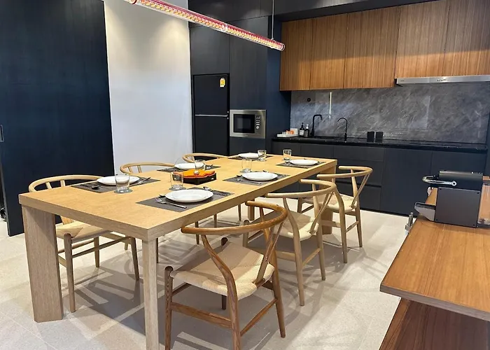 Villa Stylish 3br Designer Townhouse With Bathtub Near Bts On Nut Bangkok