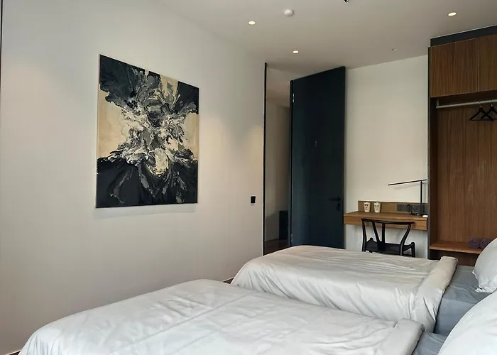 Villa Stylish 3br Designer Townhouse With Bathtub Near Bts On Nut