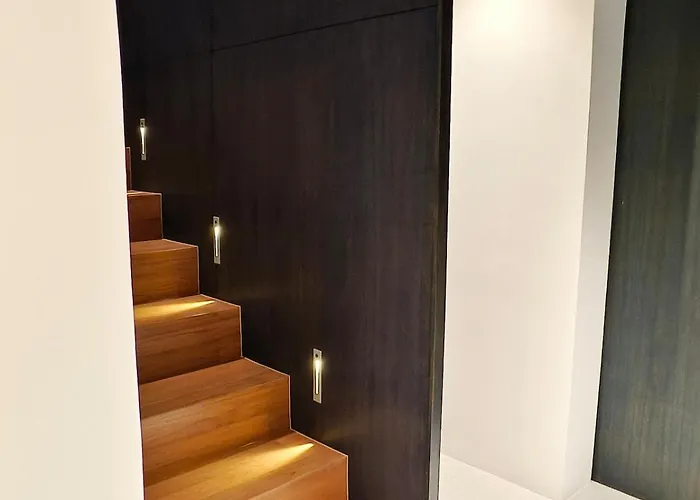 Villa Stylish 3br Designer Townhouse With Bathtub Near Bts On Nut