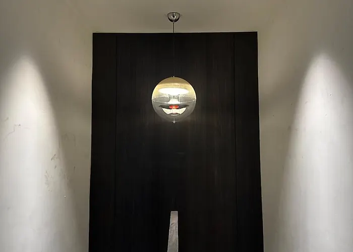 Stylish 3br Designer Townhouse With Bathtub Near Bts On Nut